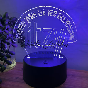 Itzy Desk Lamp