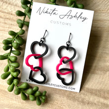 Load image into Gallery viewer, Chain Link Heart Earrings